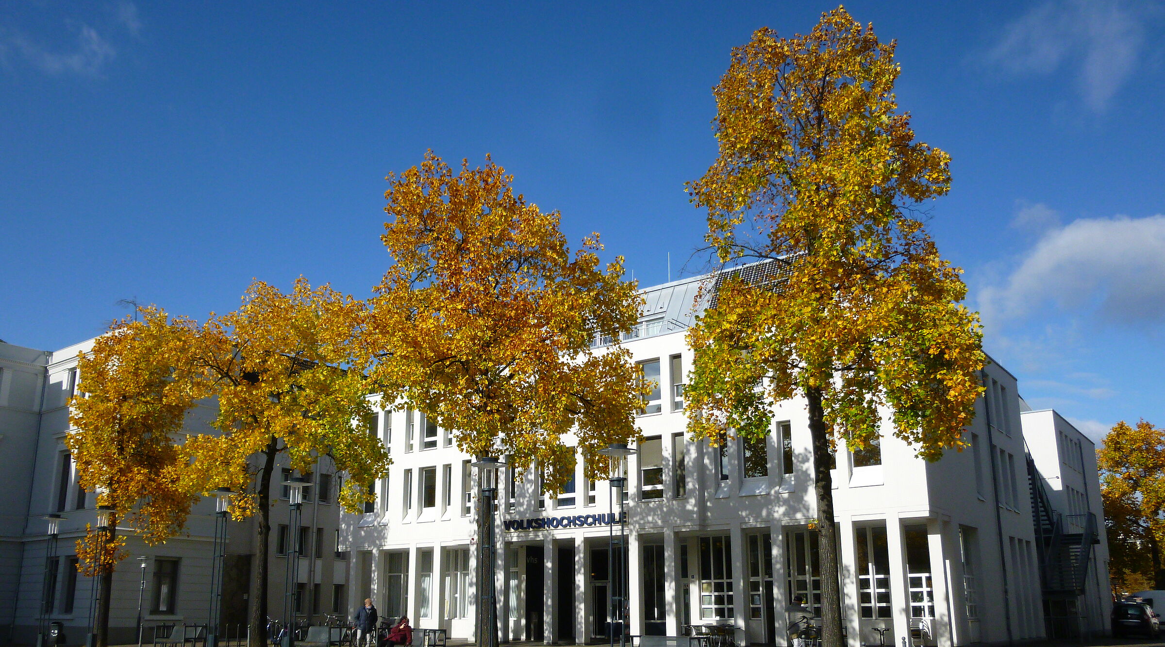 Rathaus Krefeld im Herbst
