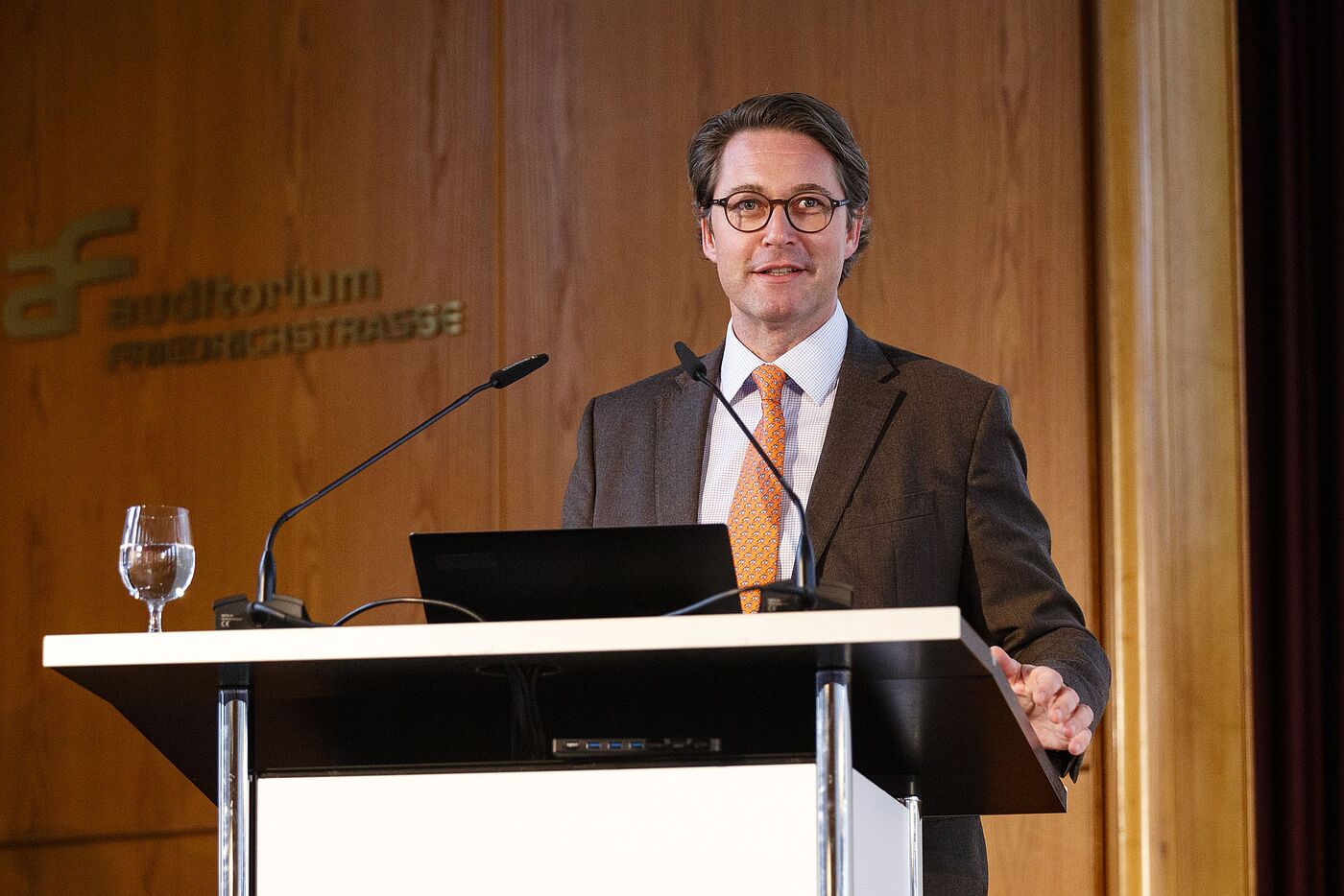 Bundesverkehrsminister Andreas Scheuer stellt 900 Millionen Euro für die nächsten vier Jahre in den Haushalt ein. Bundesverkehrsminister Andreas Scheuer stellt 900 Millionen Euro für die nächsten vier Jahre in den Haushalt ein.