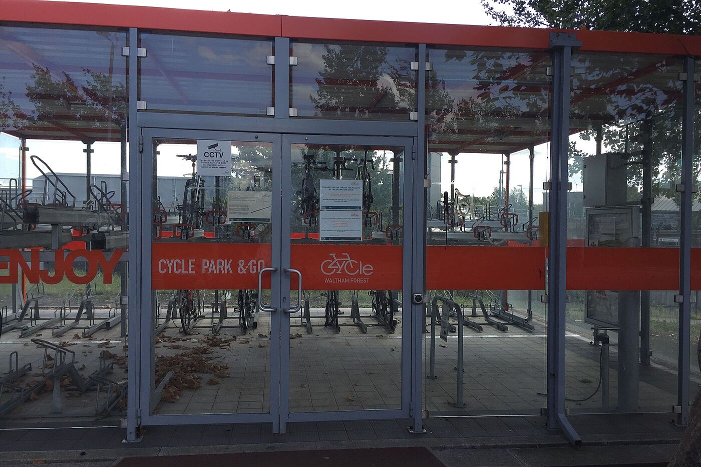 Mini-Hollands in London: Park and Ride-Abstellanlage Mini-Hollands in London: Park and Ride-Abstellanlage.